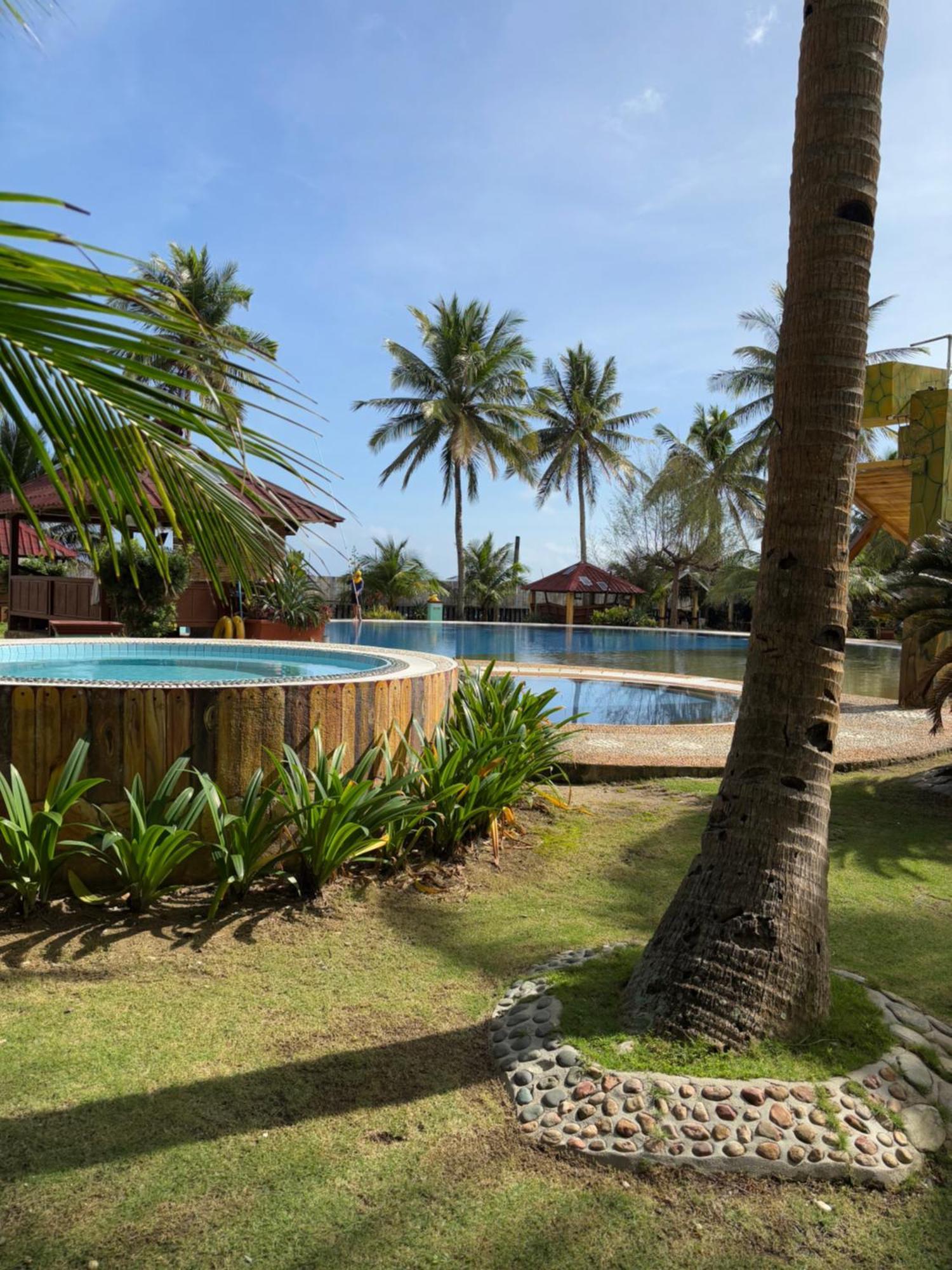 Lamao Beach Resort Romblon Exterior photo